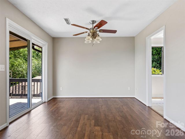 128 Country Ridge Road, Hendersonville, NC 28739