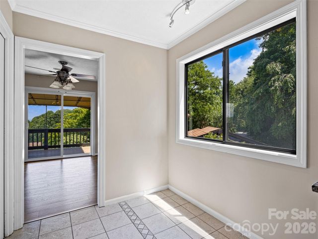 128 Country Ridge Road, Hendersonville, NC 28739