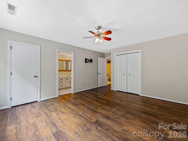 128 Country Ridge Road, Hendersonville, NC 28739