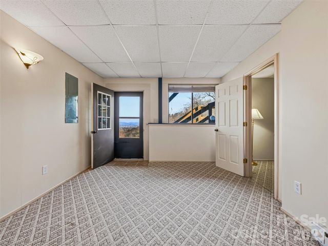 128 Country Ridge Road, Hendersonville, NC 28739