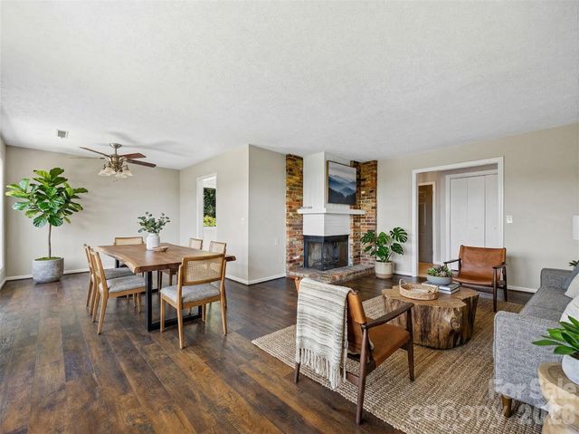 128 Country Ridge Road, Hendersonville, NC 28739