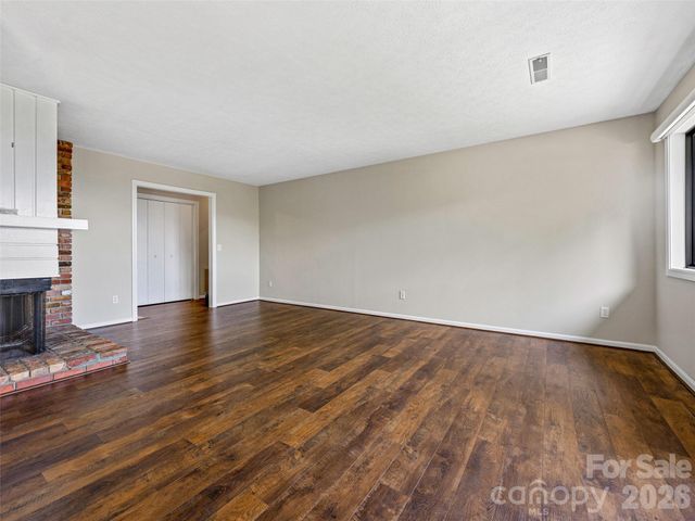 128 Country Ridge Road, Hendersonville, NC 28739