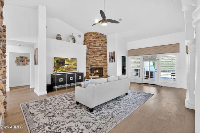 1321 E TREASURE COVE Drive, Gilbert, AZ 85234