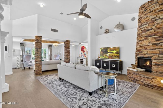 1321 E TREASURE COVE Drive, Gilbert, AZ 85234