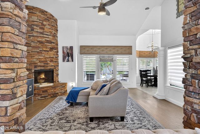 1321 E TREASURE COVE Drive, Gilbert, AZ 85234