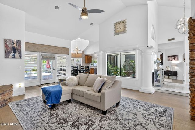1321 E TREASURE COVE Drive, Gilbert, AZ 85234