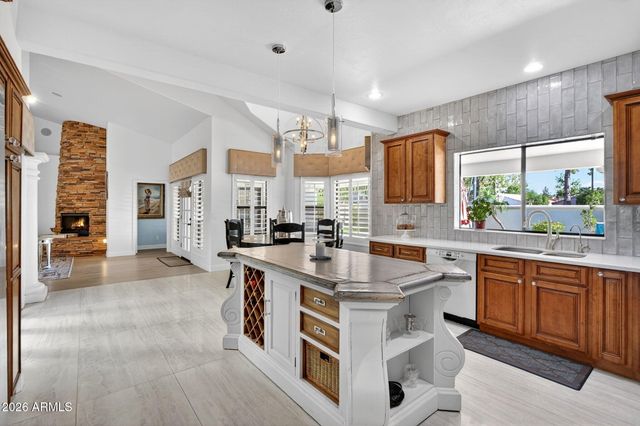 1321 E TREASURE COVE Drive, Gilbert, AZ 85234