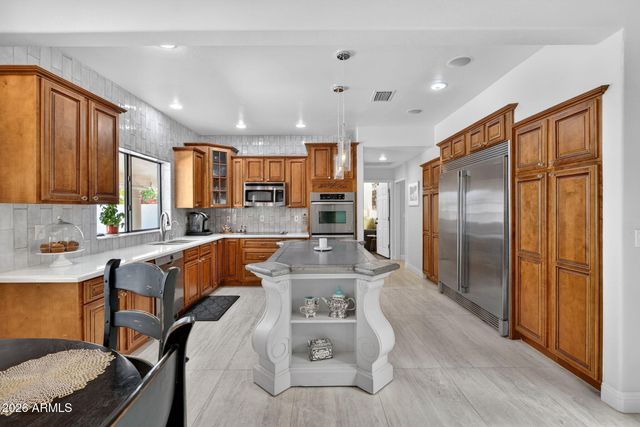 1321 E TREASURE COVE Drive, Gilbert, AZ 85234