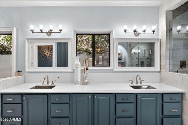 1321 E TREASURE COVE Drive, Gilbert, AZ 85234