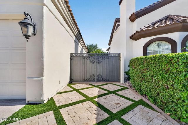 1321 E TREASURE COVE Drive, Gilbert, AZ 85234