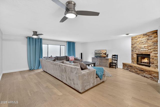 1321 E TREASURE COVE Drive, Gilbert, AZ 85234