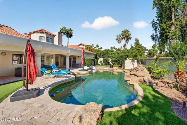 1321 E TREASURE COVE Drive, Gilbert, AZ 85234