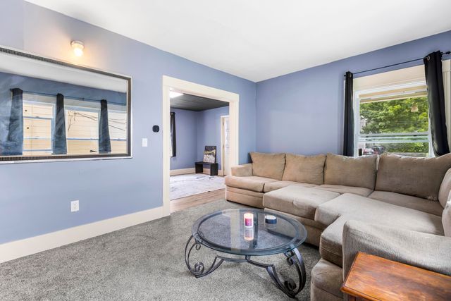 1030 S Jackson Street, Jackson, MI 49203