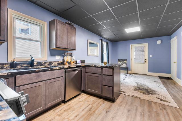 1030 S Jackson Street, Jackson, MI 49203