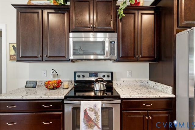 10240 Deerlake Dr, New Kent, VA 23124