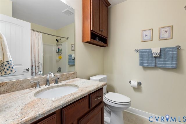 10240 Deerlake Dr, New Kent, VA 23124