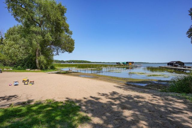 1647 Seashell Lane, Waconia, MN 55387