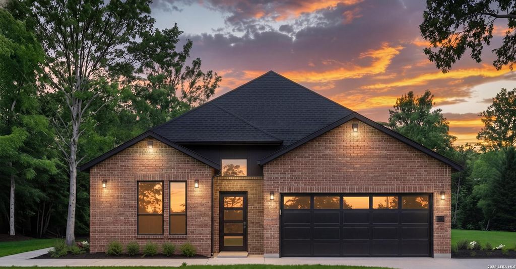 2708 SIERRA CHICAS LN, Seguin, TX 78155