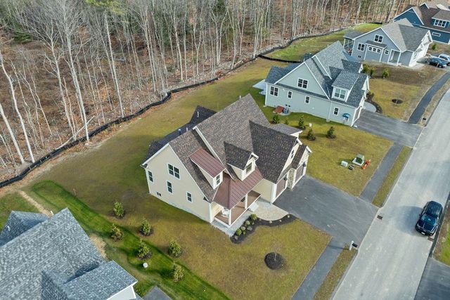 44 Lady Walsingham Way, Laconia, NH 03246