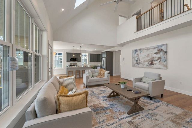 44 Lady Walsingham Way, Laconia, NH 03246