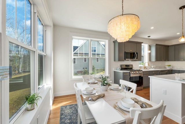 44 Lady Walsingham Way, Laconia, NH 03246