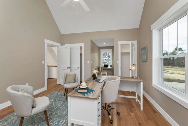 44 Lady Walsingham Way, Laconia, NH 03246