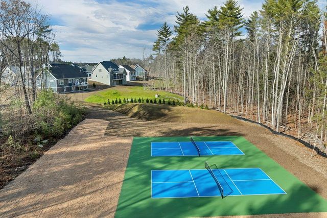 44 Lady Walsingham Way, Laconia, NH 03246