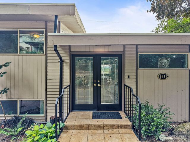 9656 Beacon Avenue S, Seattle, WA 98118