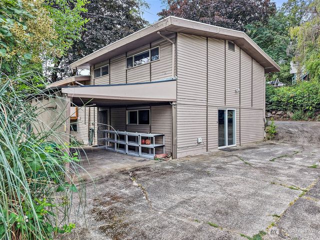 9656 Beacon Avenue S, Seattle, WA 98118