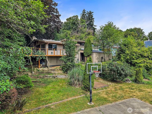 9656 Beacon Avenue S, Seattle, WA 98118