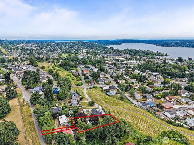 9656 Beacon Avenue S, Seattle, WA 98118