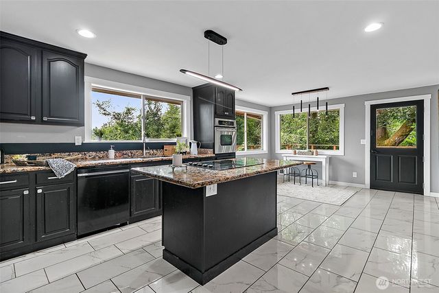 9656 Beacon Avenue S, Seattle, WA 98118