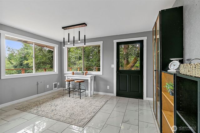 9656 Beacon Avenue S, Seattle, WA 98118