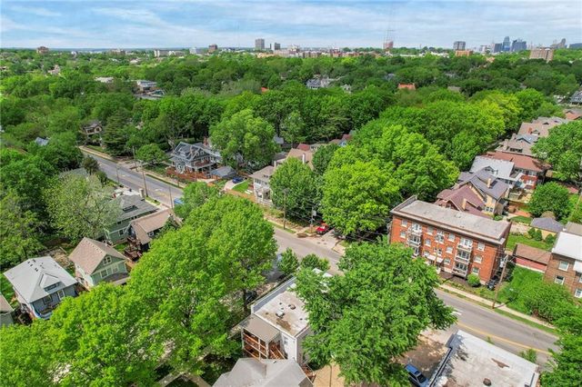 901 E 39th Street, Kansas City, MO 64109