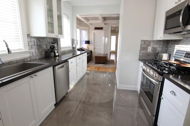 901 E 39th Street, Kansas City, MO 64109