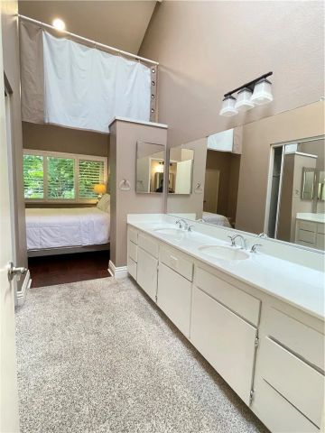249 Pineview, Irvine, CA 92620