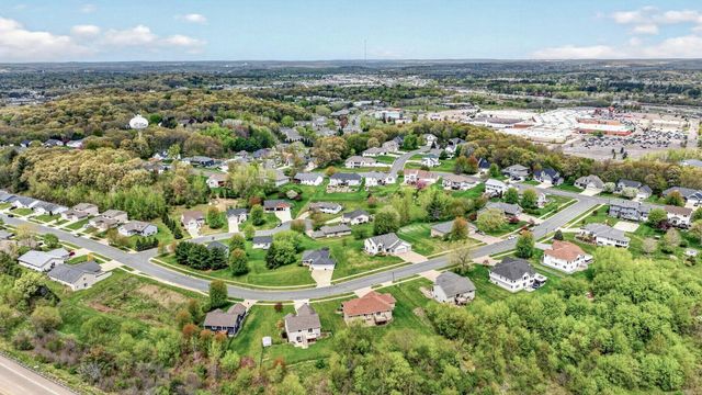 4409 Echo Valley Drive, Eau Claire, WI 54701