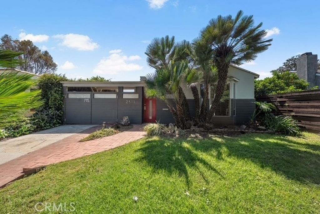 Image 2 of property listing at 2511 Granville, Los Angeles, CA 90064