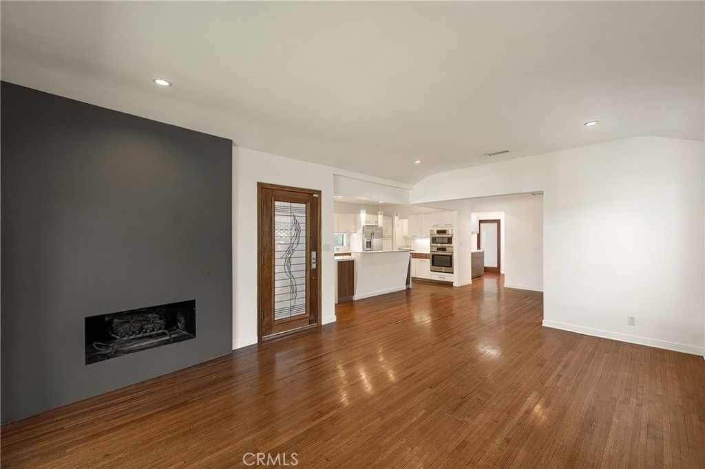 Image 3 of property listing at 2511 Granville, Los Angeles, CA 90064