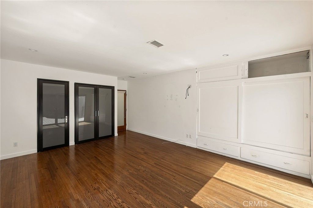 Image 9 of property listing at 2511 Granville, Los Angeles, CA 90064