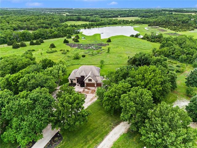 18890 W 252 nd Street, Paola, KS 66071