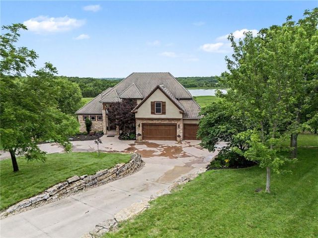 18890 W 252 nd Street, Paola, KS 66071