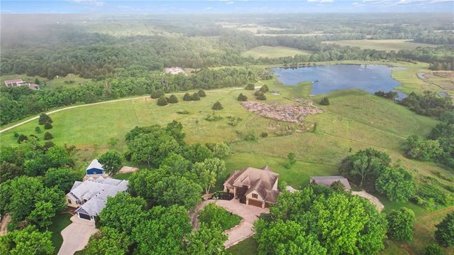 18890 W 252 nd Street, Paola, KS 66071