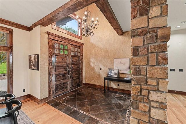 18890 W 252 nd Street, Paola, KS 66071