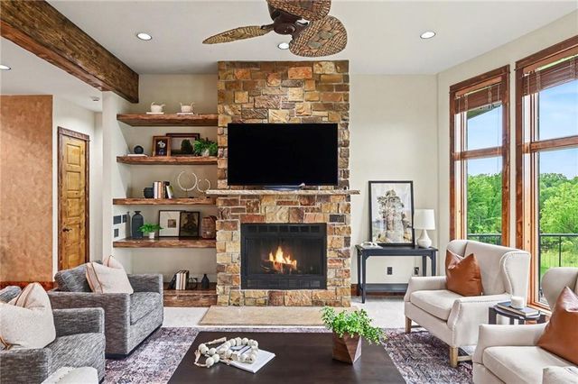 18890 W 252 nd Street, Paola, KS 66071