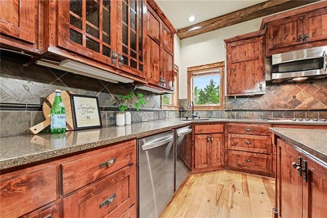18890 W 252 nd Street, Paola, KS 66071