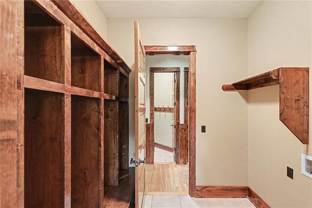 18890 W 252 nd Street, Paola, KS 66071