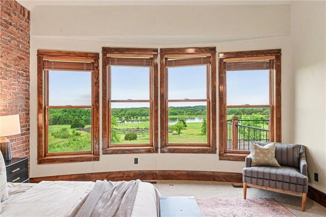 18890 W 252 nd Street, Paola, KS 66071