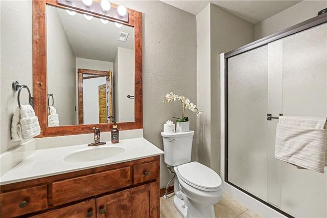 18890 W 252 nd Street, Paola, KS 66071