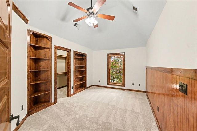 18890 W 252 nd Street, Paola, KS 66071